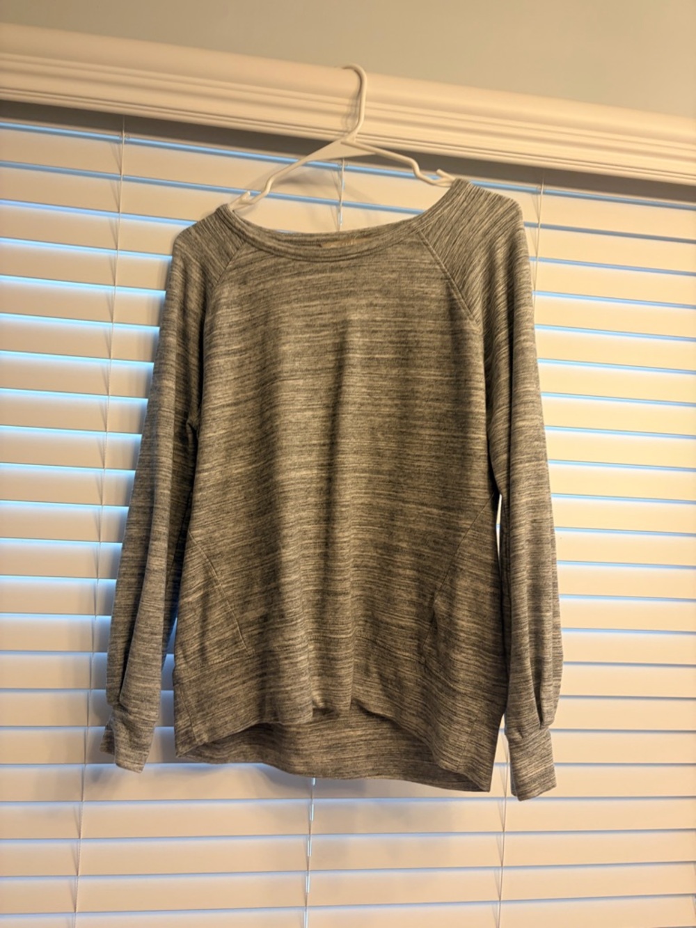 Athleta Gray Marled Knit Scoop Neck Pullover